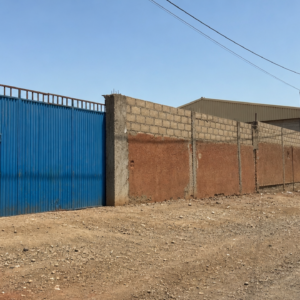 Entrepôt Industriel d'Angle 2 068 m² avec Titre Foncier – Yarakh, Dakar