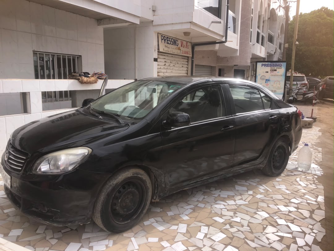 Great Wall Voleex C30 (2014) – Essence – 129 045 km – berline économique – Image 2